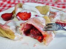 Fot. MIENTA, Pierogi z truskawkami