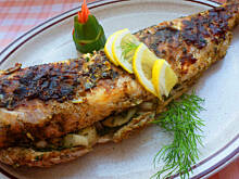 Fot. Mama - Różyczki, Szczupak z grilla z nadzieniem