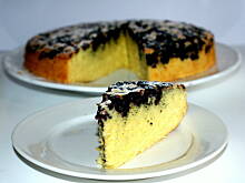 Fot. Barb82, Ucierane ciasto z jagodami