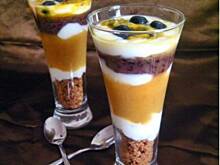 Fot. Mloda, Deser owocowy z jogurtem