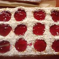 Biszkopt z masą  z serka Danio i galaretką