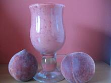 Fot. MonikaMariolka, Koktajl z brzoskwiń i czerwonych porzeczek