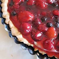 Tarta z owocami leśnymi