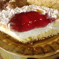 Biszkopt z masą  z serka Danio i galaretką