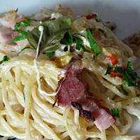 Zapiekane spaghetti z bekonem