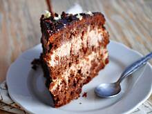 Fot. MIENTA, Tort poczwórnie czekoladowy