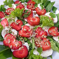 Sałatka z truskawkami i rukolą