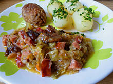 Fot. Mama - Różyczki, Szybki bigos z młodej kiszonej kapusty