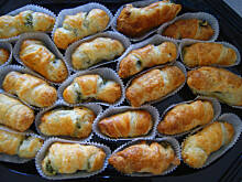 Fot. Mama - Różyczki, Rogaliki francuskie z farszem pieczarkowo-jajeczno-szczypiorkowym