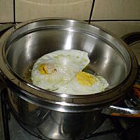 jajka sadzone (mama karmiąca)