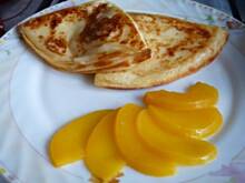 Fot. Anna Z, Naleśniki z serem i brzoskwiniami