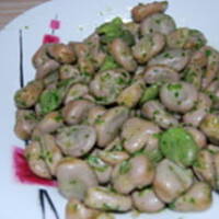 Bób z pesto pietruszkowym