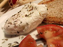 Fot. Agiatis, Jajo w koszulce