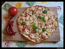 Fot. Tomek gotuje, Pizza z marynowaną cebulką