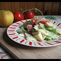 Sałatka z sosem chrzanowym