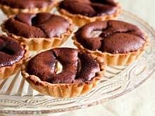 Fot. wjosna, Tarteletki z gruszkami w musie czekoladowym
