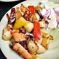 Ziemniaczki zapiekane z piersią i papryką