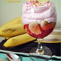 Deser truskawkowy z bananem