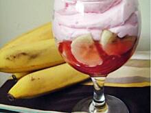 Fot. Mloda, Deser truskawkowy z bananem