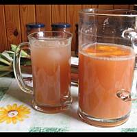 Napój rabarbarowo-pomarańczowy