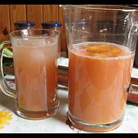 Napój rabarbarowo-pomarańczowy