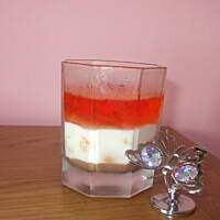 Deser a'la ptasie mleczko z brzoskwiniami