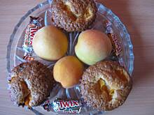 Fot. MonikaMariolka, Muffinki z cukierkami Twix i morelami