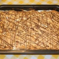 Placek z bezą i bitą śmietaną