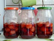 Fot. Anna Z, Truskawki w cukrze na zimę