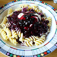 Makaron z sosem jagodowym pychotka