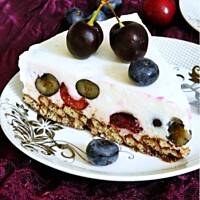 Lekki sernik na zimno z owocami