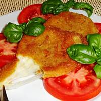 Przekąska ze smażonej mozzarelli