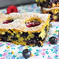 Ciasto jogurtowe z owocami