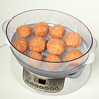 Pulpety drobiowe z brokułami i ryżem - łatwy dietetyczny obiad