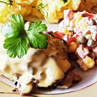 Medaliony drobiowe z pieczarkami