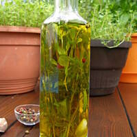 Aromat zamknięty w butelce. Oliwa smakowa.