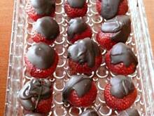 Fot. Gintruś, Truskawki z czekoladowymi czapeczkami