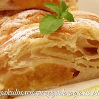 Brzoskwinie w cieście francuskim