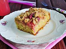 Fot. MIENTA, Pełnoziarniste ciasto z rabarbarem