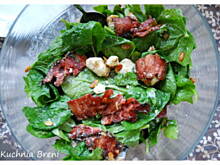 Fot. Brenia, Sałatka ze szpinaku z fetą i chipsami z boczku