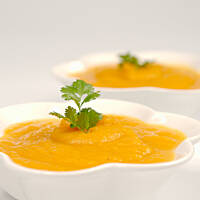 Pikantny krem dyniowo-marchwiowy z kolendrą