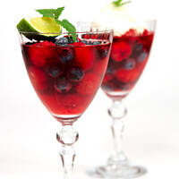 Galaretka na lemoniadzie z owocami leśnymi