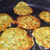 Placki z cukinii