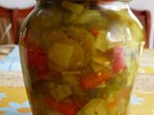 Fot. Anna Z, Sałatka ogórkowa z papryką i kurkumą