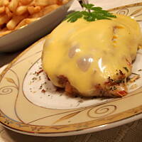 Pierś z kurczaka grillowana z serem zapiekana