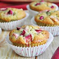 Muffinki mocno rabarbarowe