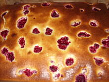 Fot. OwocowaSałateczka, Sernik na biszkopcie z malinami i polewą malinową