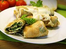 Fot. APM, Naleśniki ze szpinakiem i pieczarkami