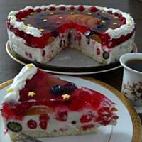 Serniczek na zimno z letnimi owocami