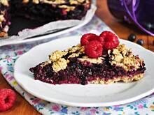 Fot. MIENTA, Ciasto z owocami bez jajek, mąki i cukru